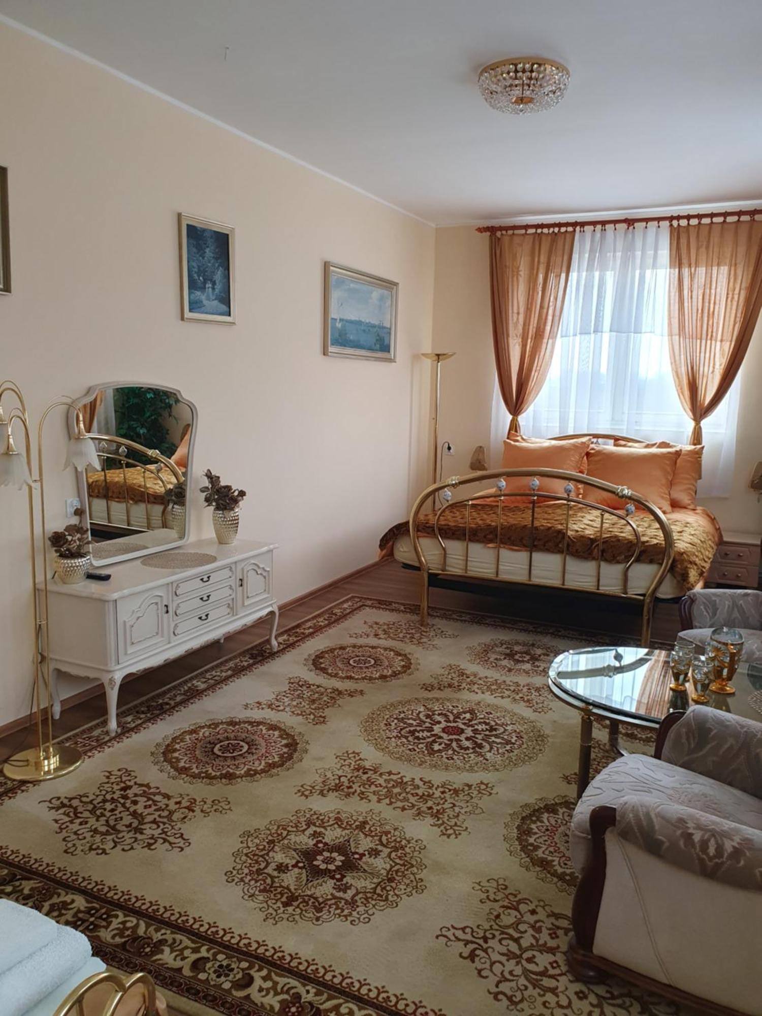 Hotel Dworek Breslavia Esterno foto