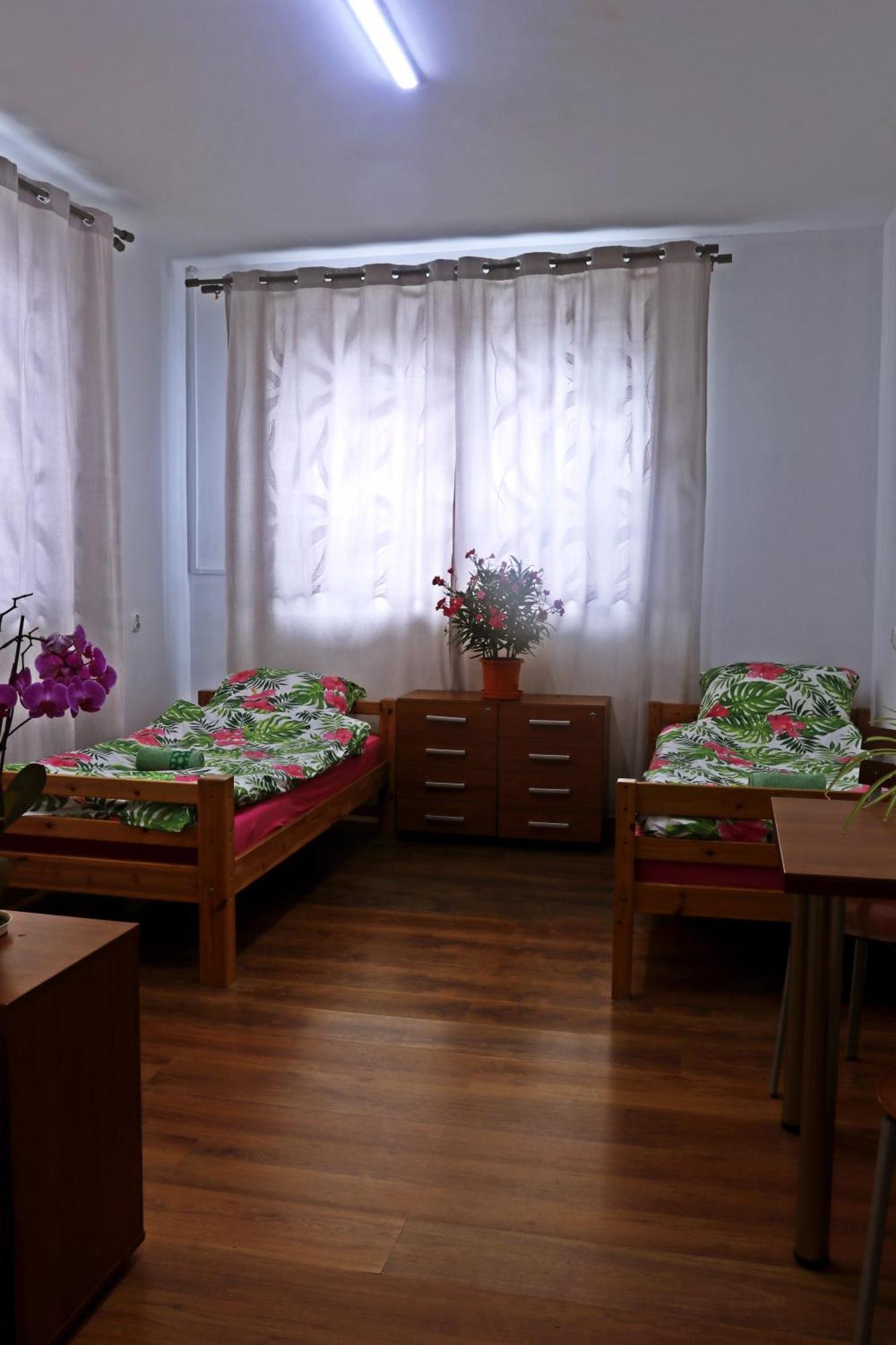Hotel Dworek Breslavia Esterno foto