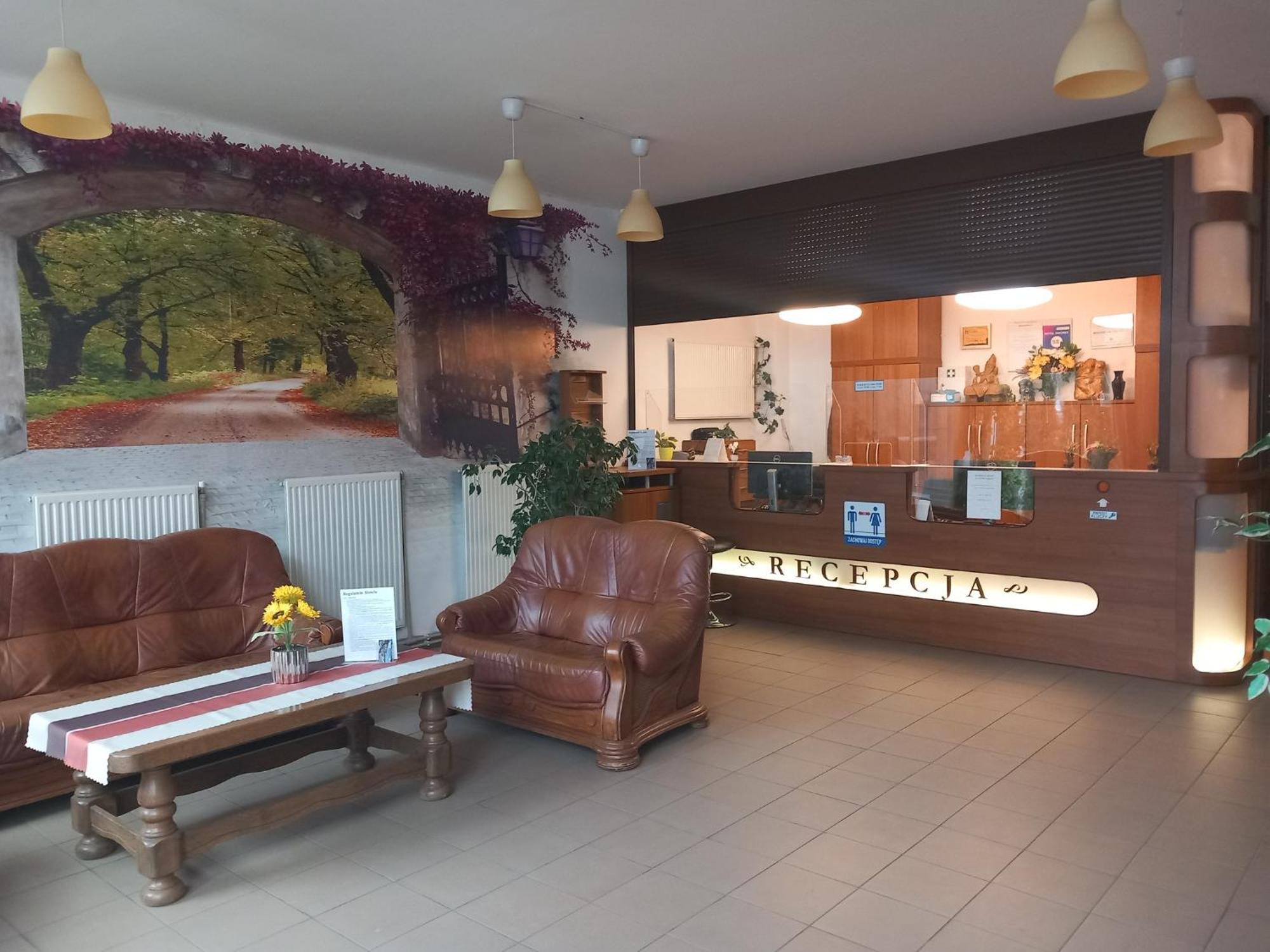 Hotel Dworek Breslavia Esterno foto